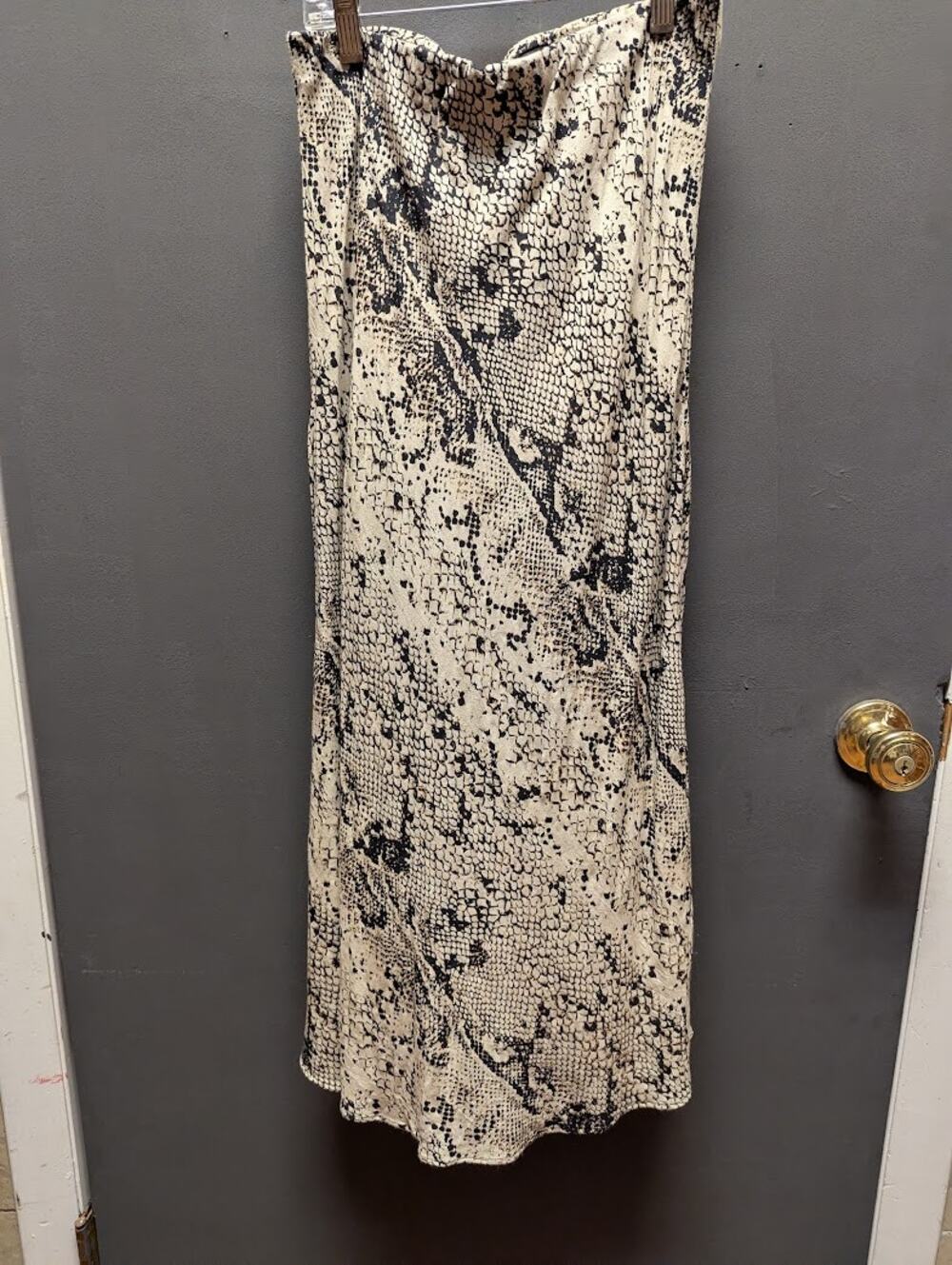 RD style faux snakeskin print midi skirt size small NEW casual